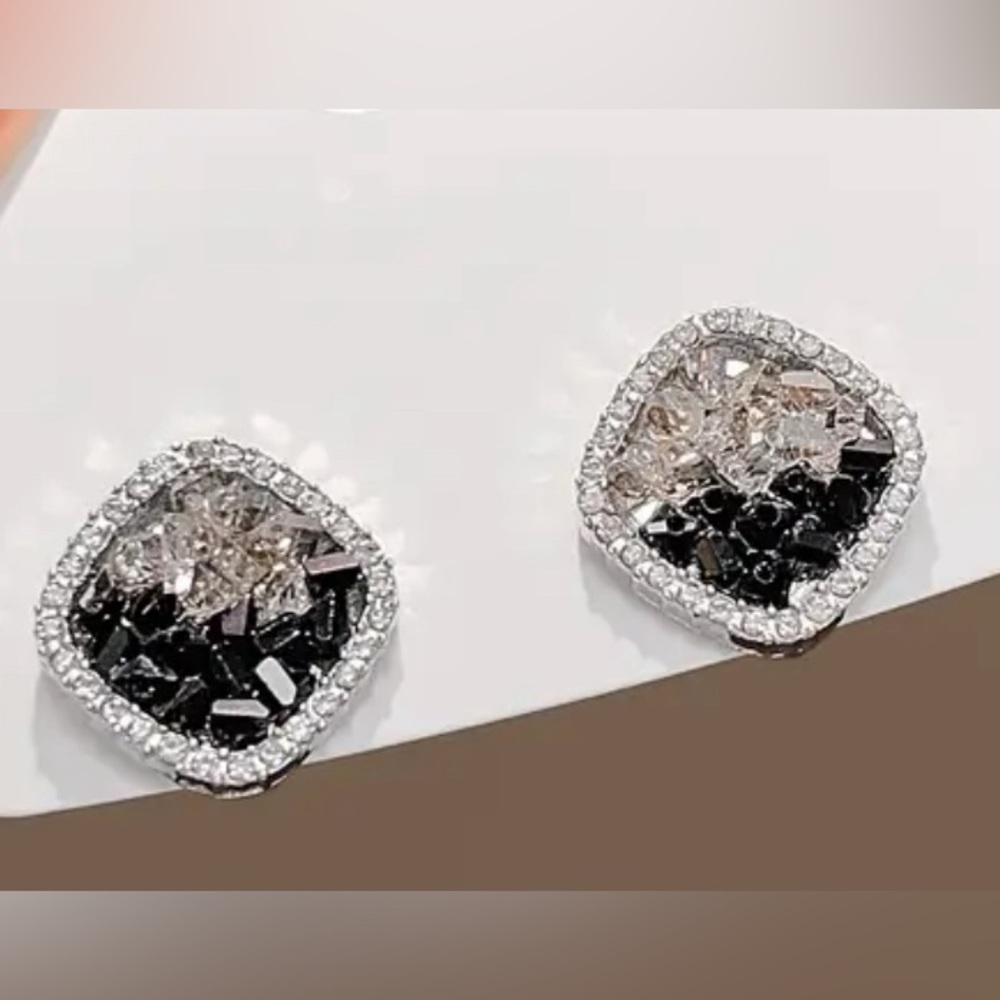 Square Ombré Stud Earrings - Picture 1 of 4